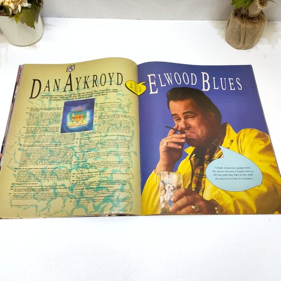 Hard Rock Cafe Magazine Featuring Dan Aykroyd As Elwood Blues 1980s Memorabilia - Picture 4 of 7